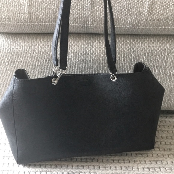 Reversible Calvin Klein Tote - Picture 2 of 8
